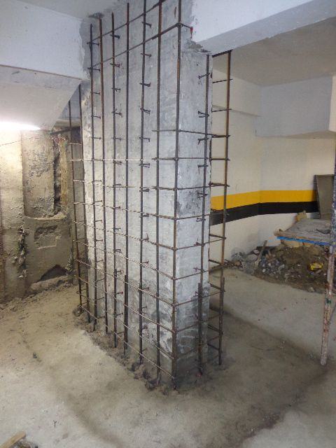Reforço estrutural de coluna com armadura de aço