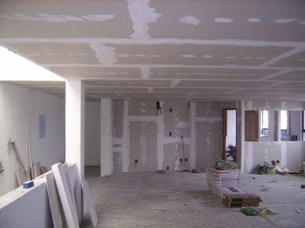 Reforma com forro e paredes em drywall